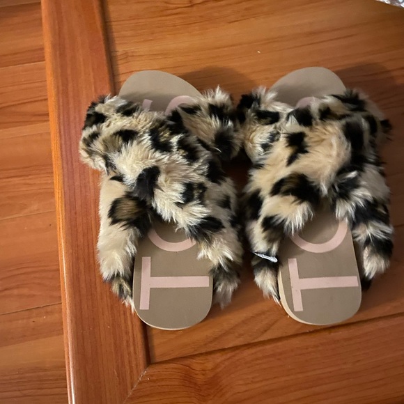 Shoes - TOMS Susie Eva Slide